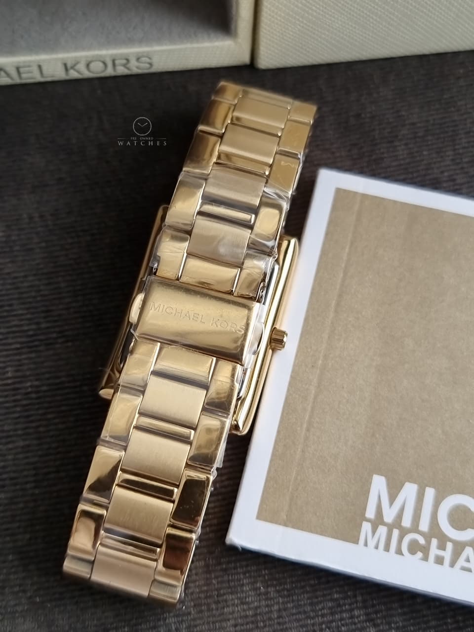 Michael Kors Essex MK4904 Women's Watch – Stainless Steel, Quartz, Elegant Fashion Design