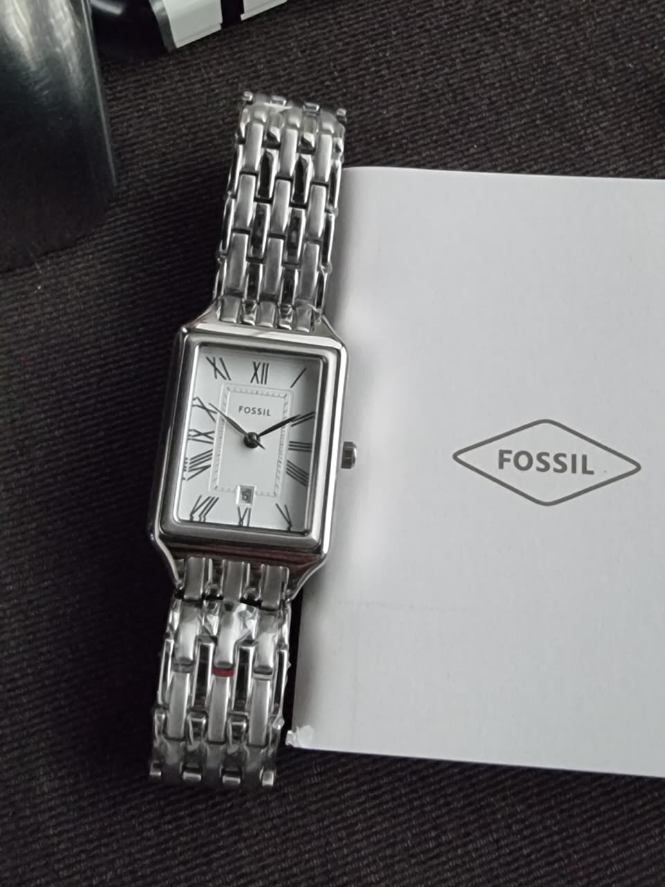 Fossil Raquel ES5221 Women's Watch – 23mm Silver Dial, Stainless Steel, Quartz