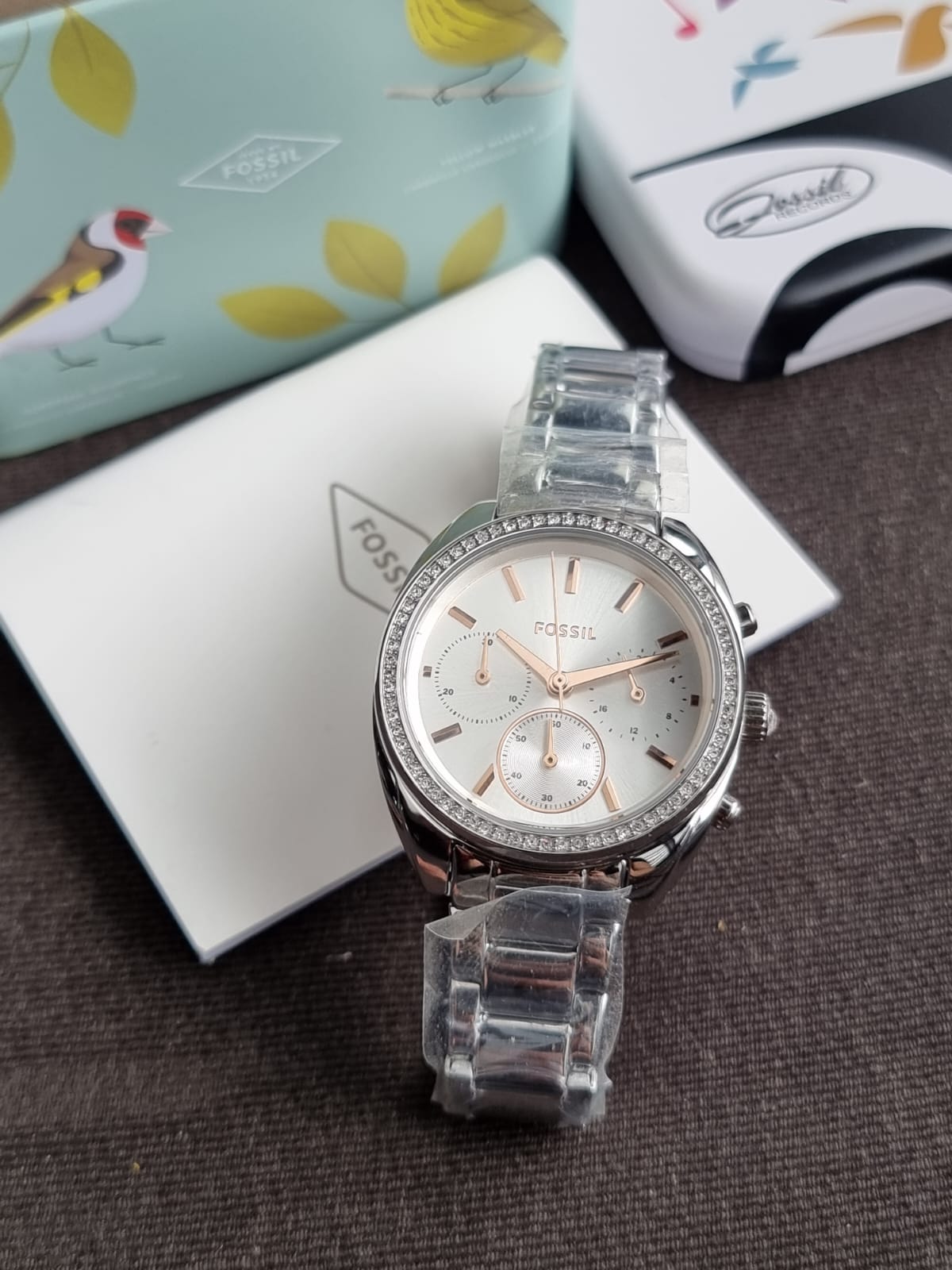 Fossil Vale Chronograph Quartz Silver Dial Ladies Watch – BQ3657
