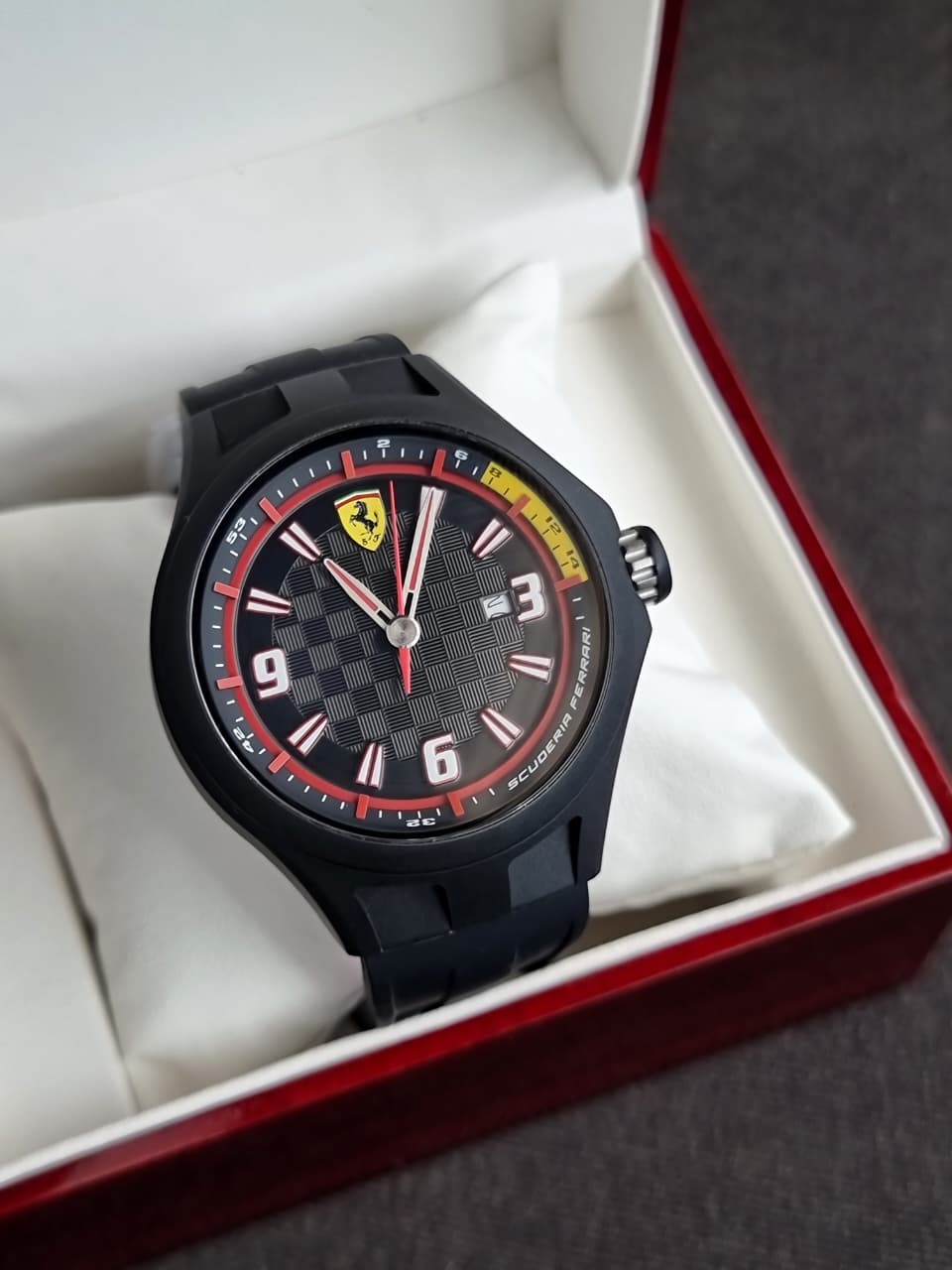Scuderia Ferrari Mens/Unisex Pit Crew Watch 0830278