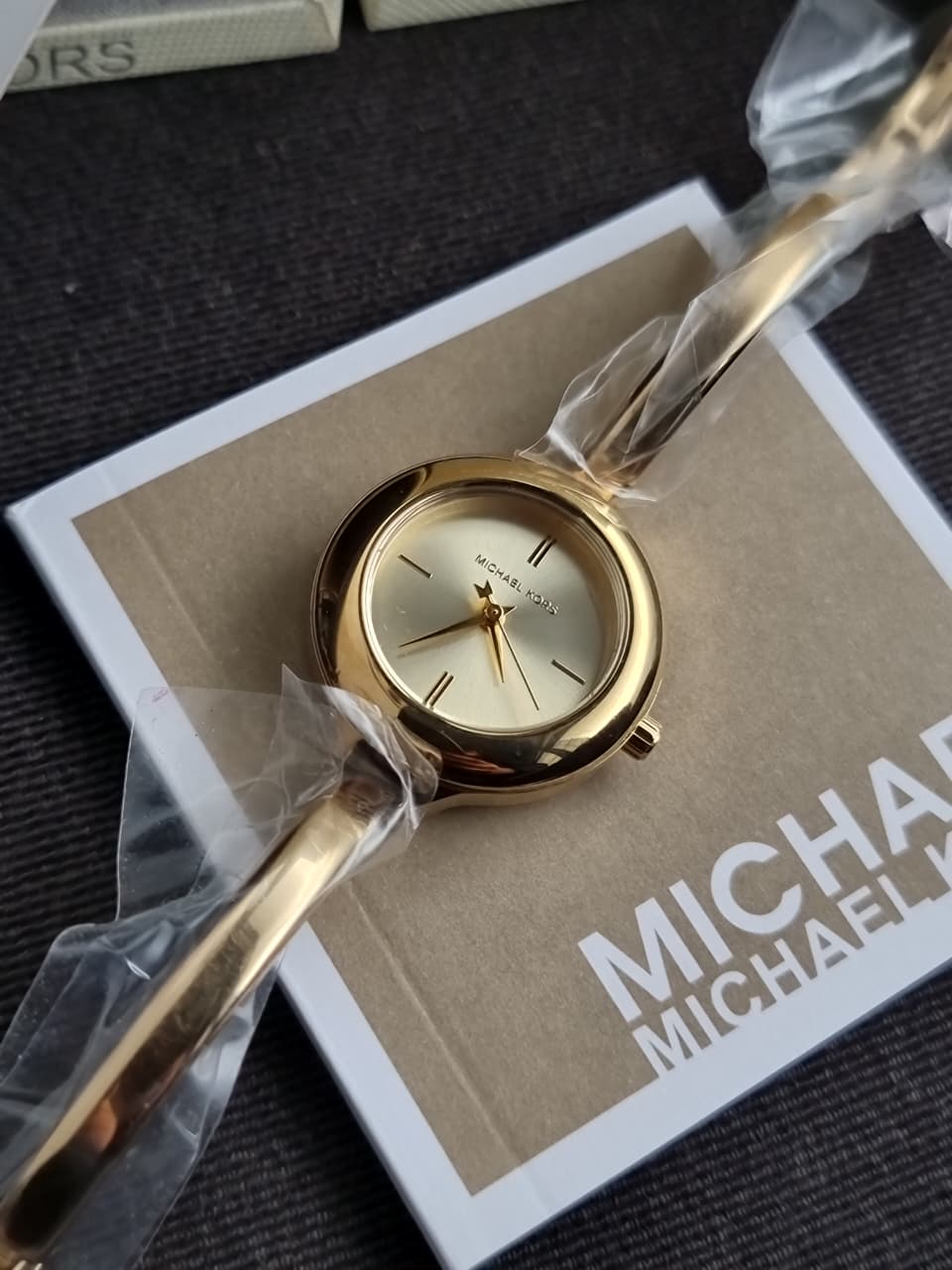 Michael Kors Izzy Quartz Gold Dial Ladies Watch Item No. MK4929