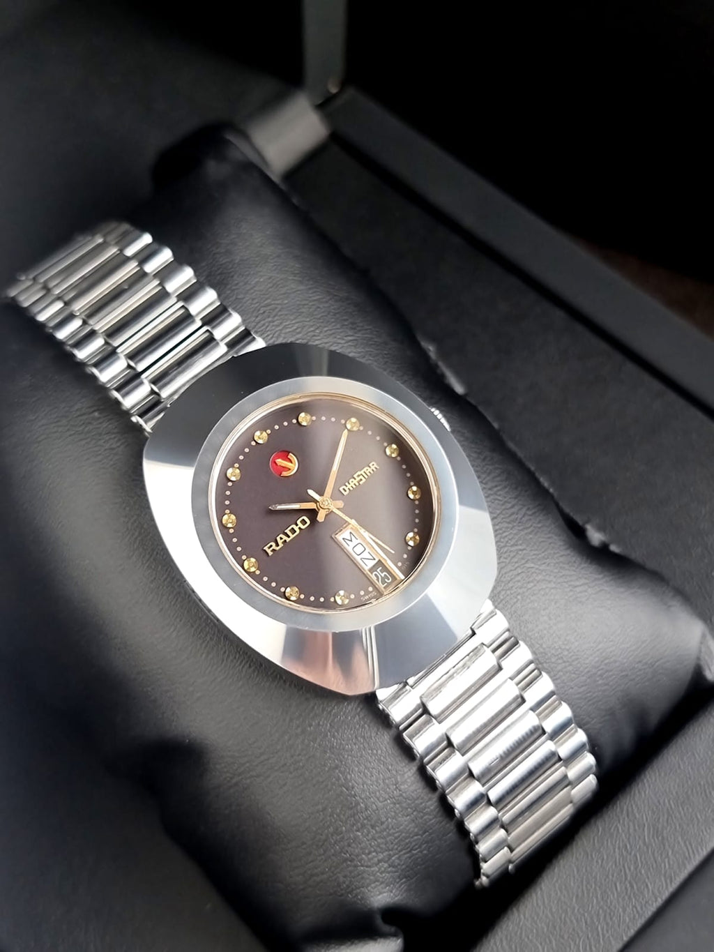 Rado DiaStar Black Dial Silver Stainless Steel Quartz Watch for Men 36mm – Swiss Made