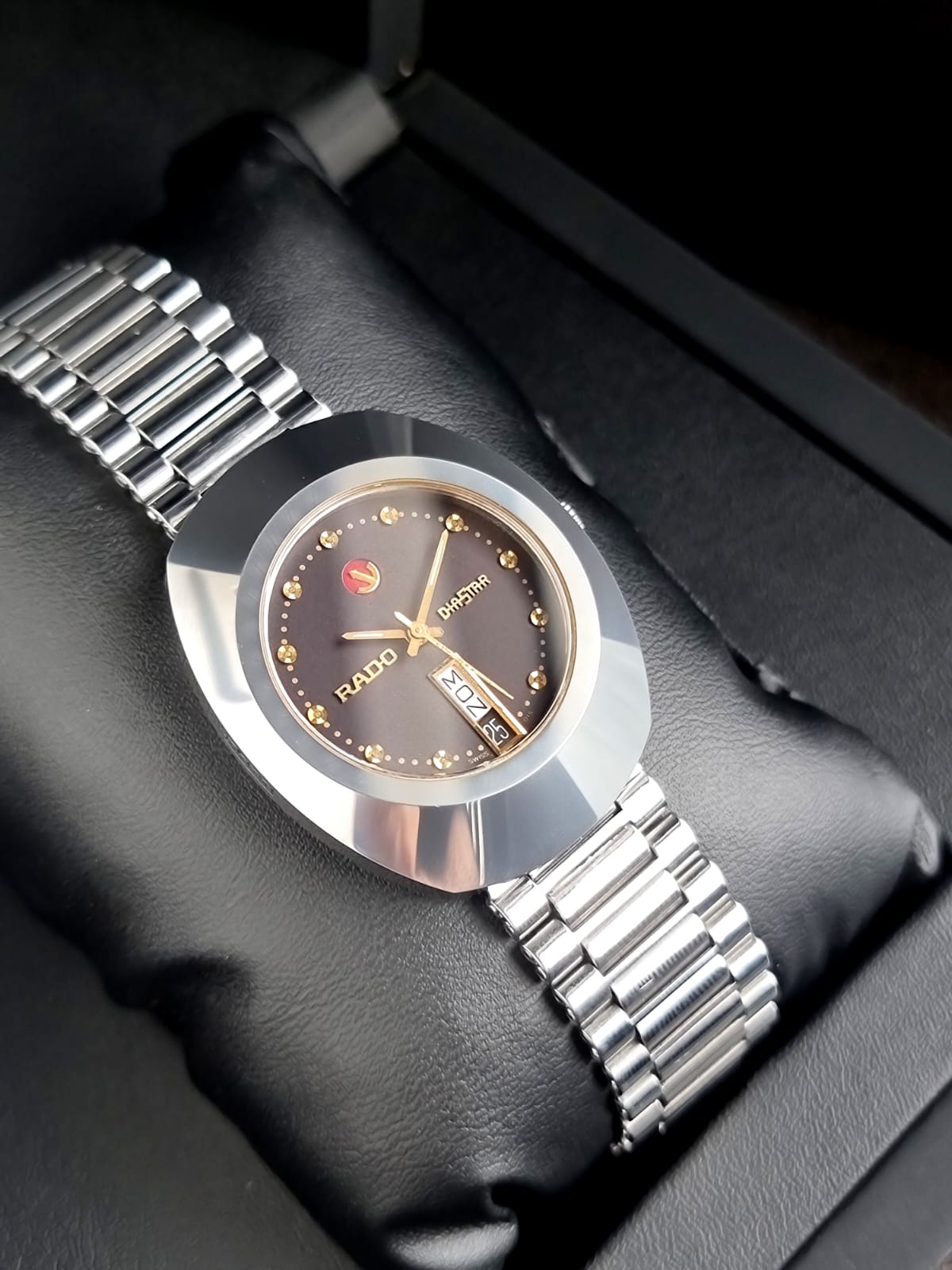 Rado DiaStar Black Dial Silver Stainless Steel Quartz Watch for Men 36mm – Swiss Made