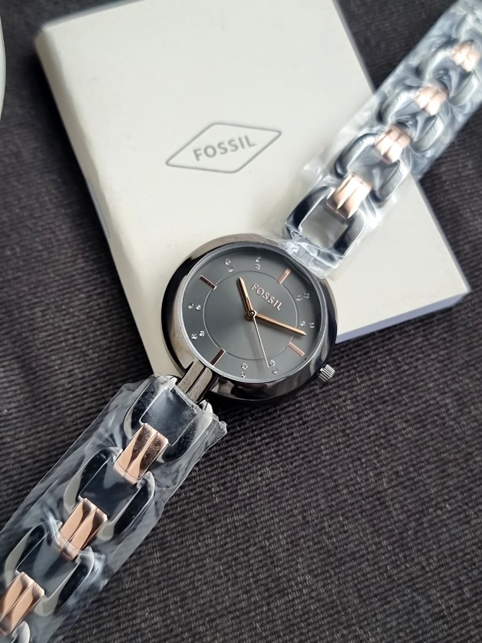 Fossil Kerrigan Gray Sunray Dial Two-Tone Gunmetal & Rose Gold Stainless Steel Quartz Watch for Ladies 32mm – BQ3947