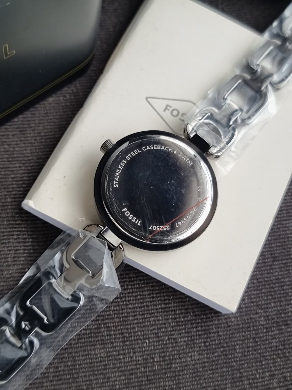 Fossil Kerrigan Gray Sunray Dial Two-Tone Gunmetal & Rose Gold Stainless Steel Quartz Watch for Ladies 32mm – BQ3947