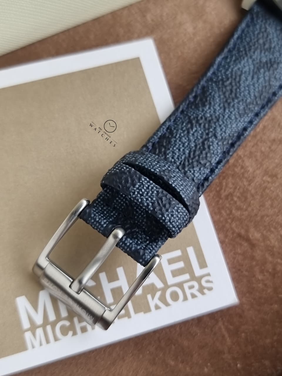 Michael Kors Slim Runway Blue Dial Blue Silicone Strap Quartz Watch 44mm for Men – MK8907