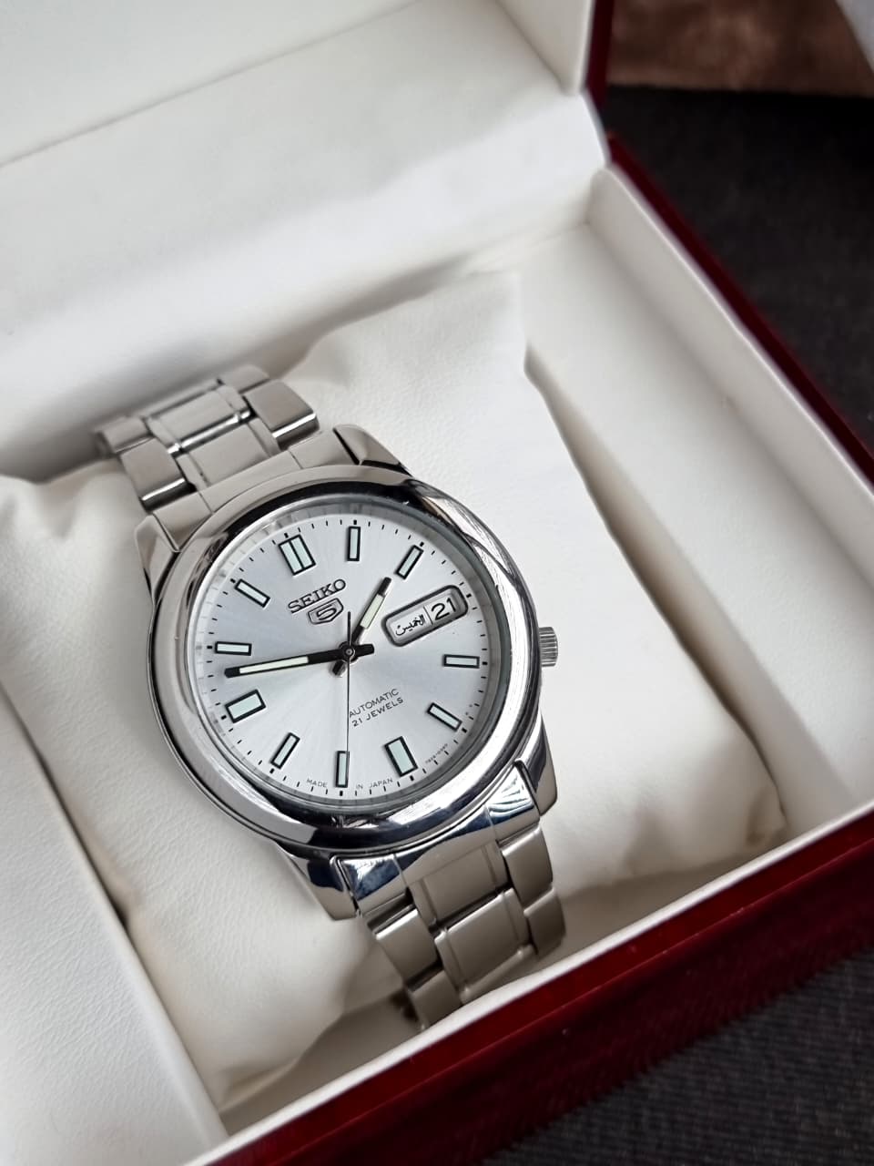 Seiko 5 White Dial Silver Chain Automatic Watch 36mm