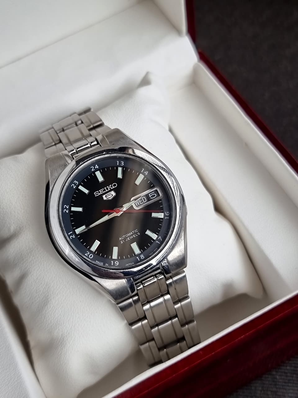 Seiko 5 Automatic Gents Watch Black Dial 36mm Dial