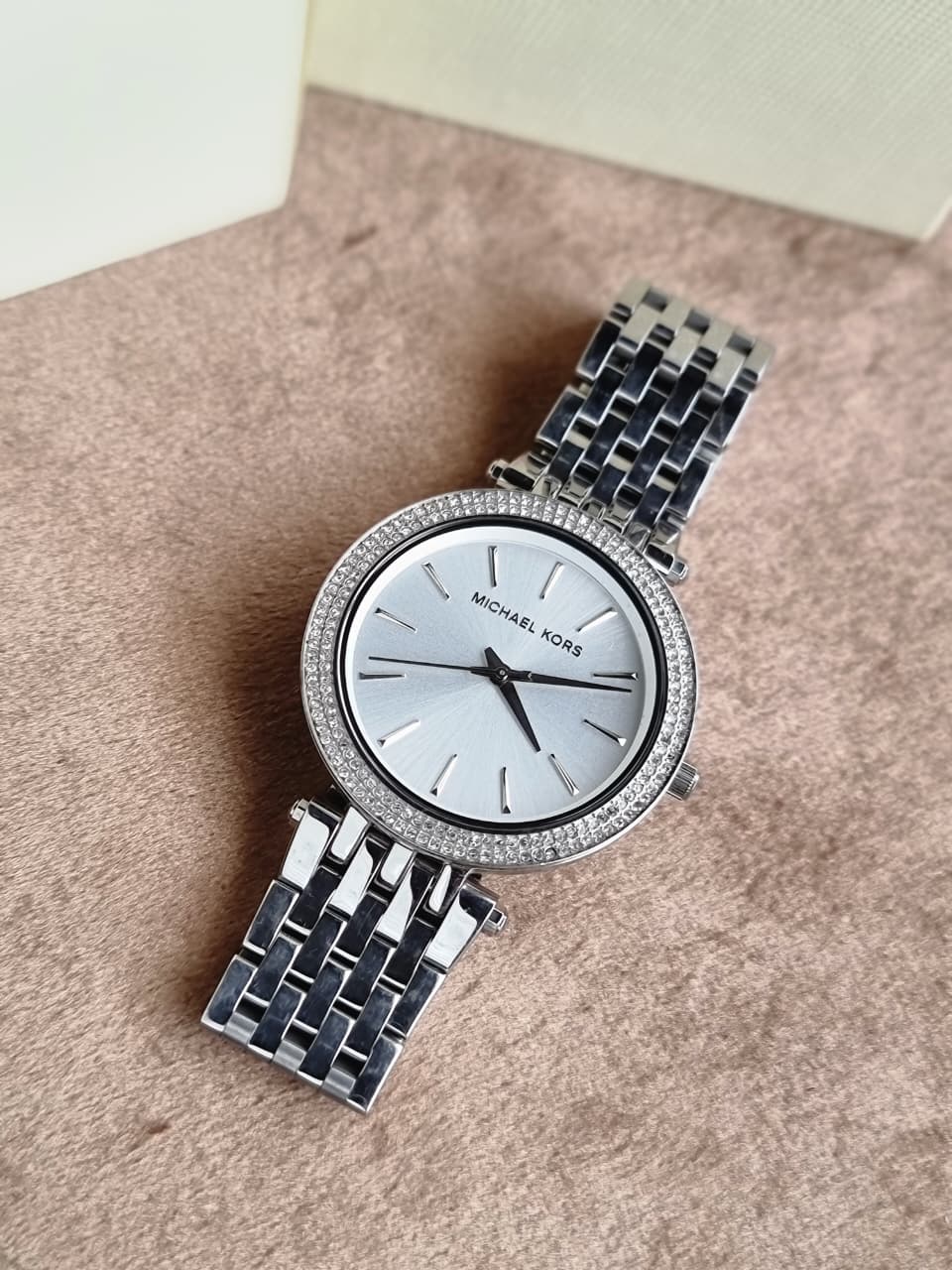MICHAEL KORS Darci Silver Dial Pave Bezel Ladies Watch MK3190 ( 10/10 CONDITION )