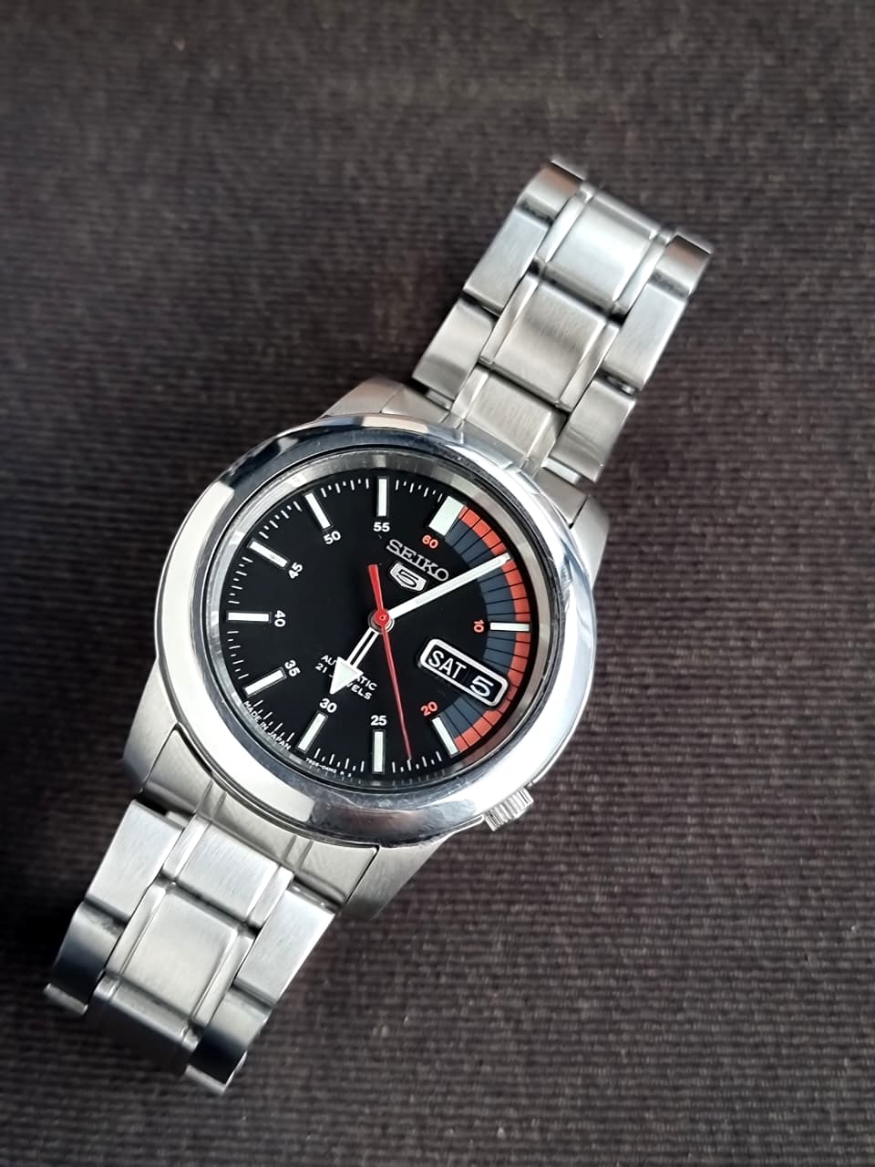 Seiko 5 Black Dial 40mm Dial Automatic Watch
