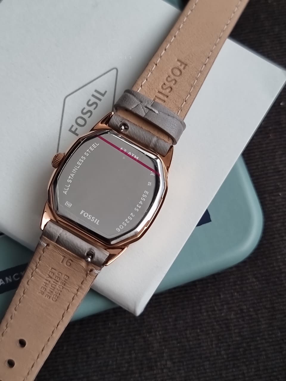 Fossil Harlow Women's Quartz Watch – 27mm Rose Gold-Tone Case, White Dial & Grey Leather Strap – ES5435
