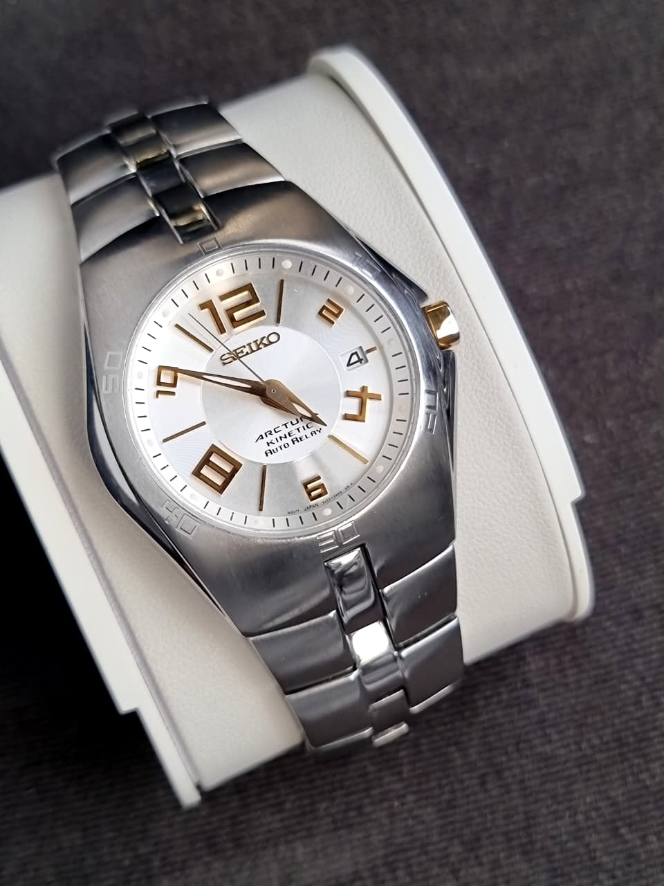 Seiko Kinetic Men's Quartz Watch – 42mm White Dial