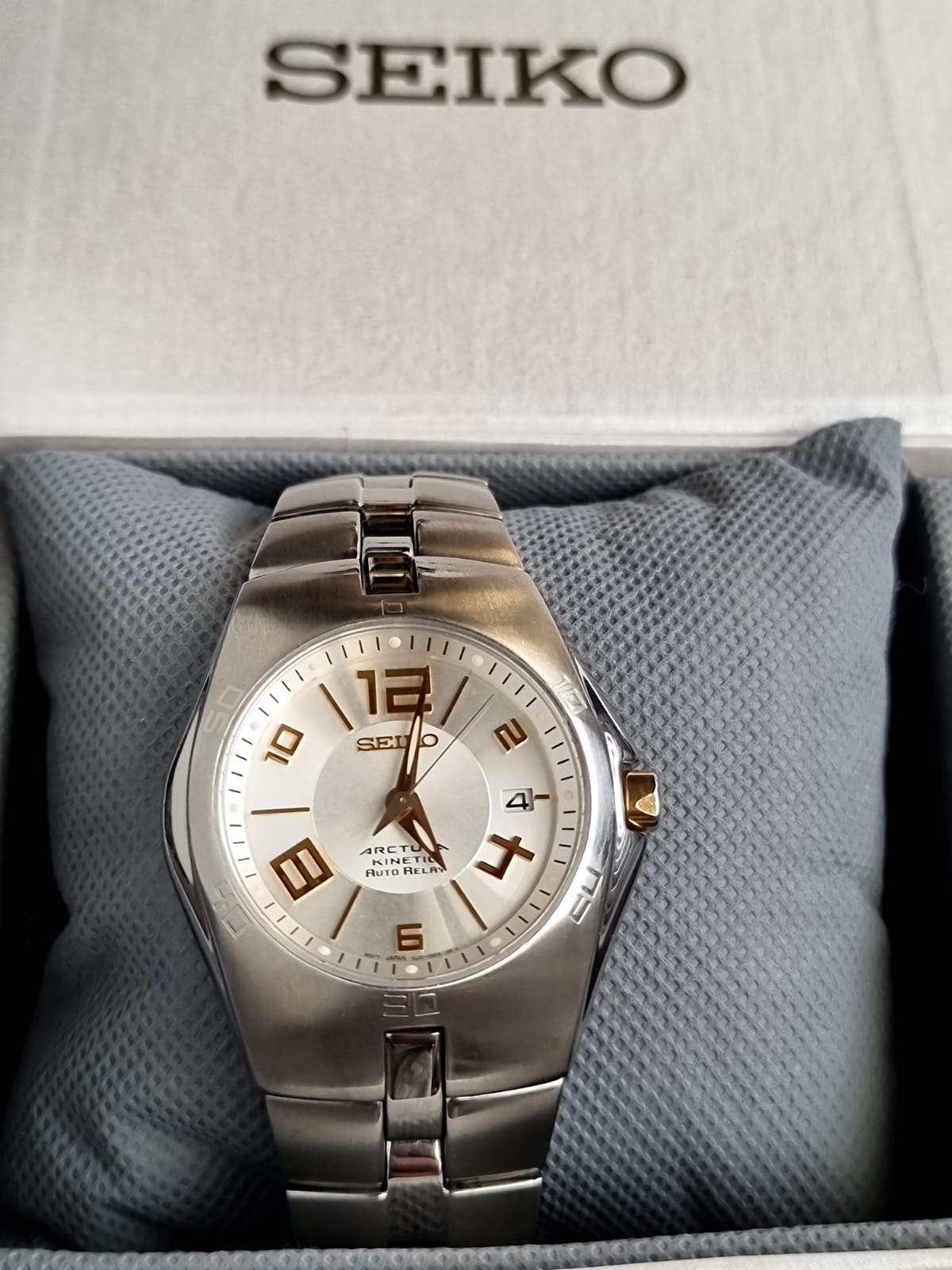 Seiko Kinetic Men's Quartz Watch – 42mm White Dial