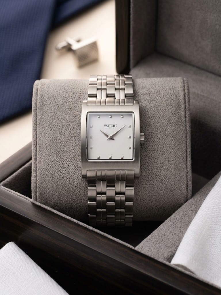 Esmurt Ladies Watch White dial Quartz Watch