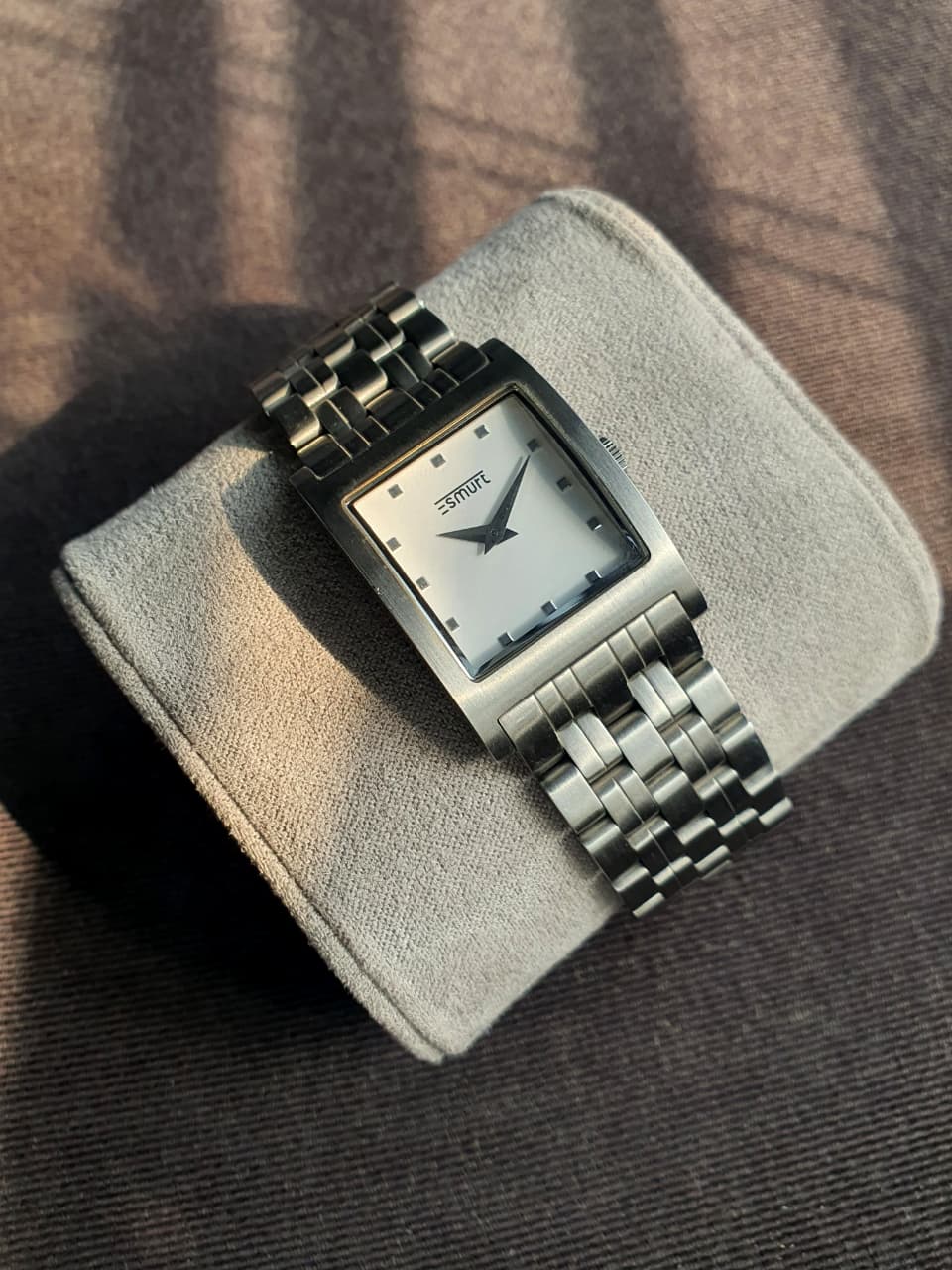 Esmurt Ladies Watch White dial Quartz Watch