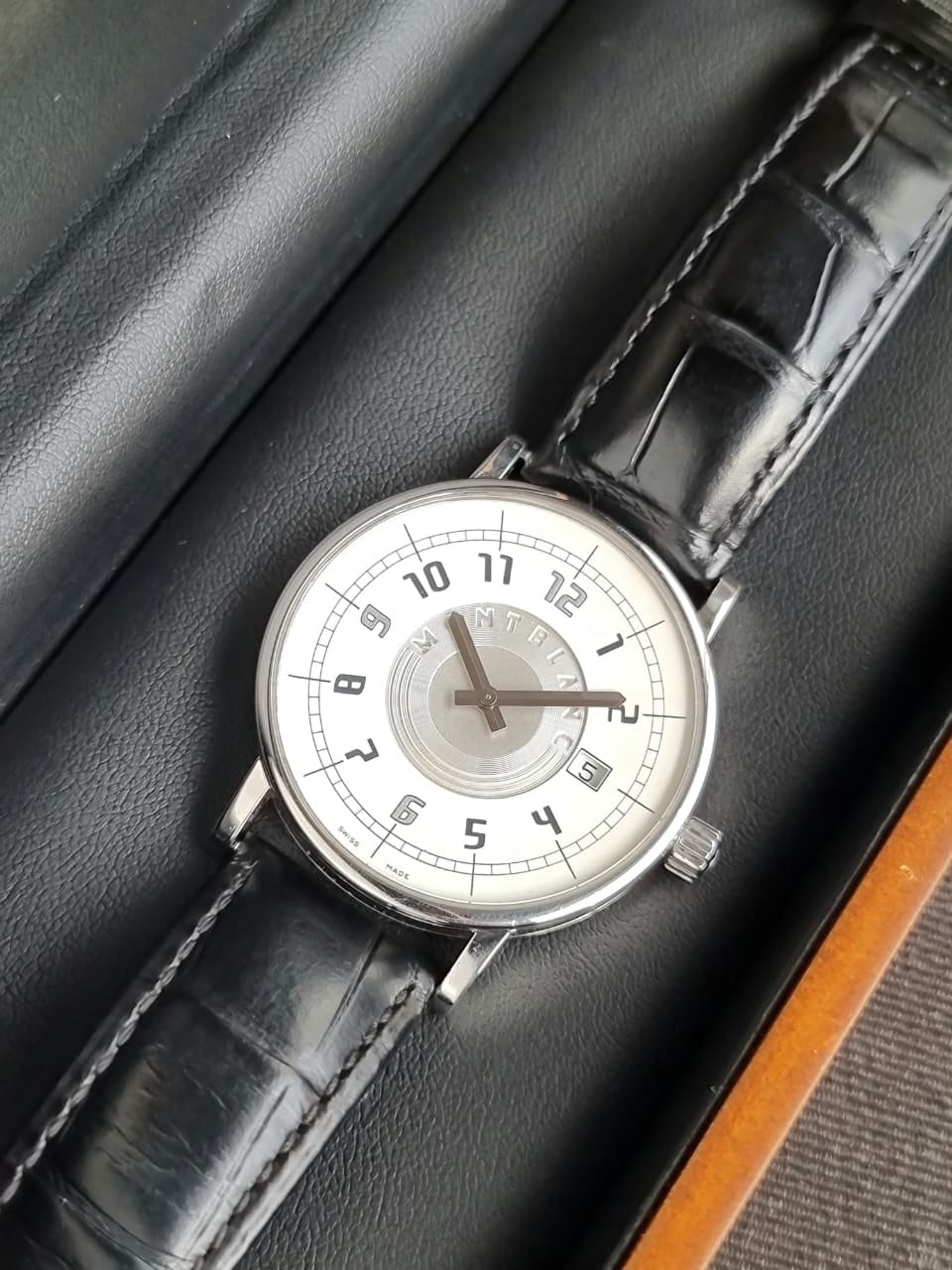 Montblanc Summit Men's Swiss Quartz Watch – Stainless Steel, Date Display – 7045