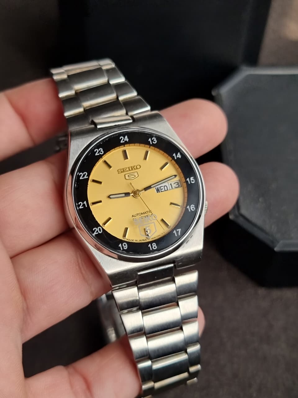 Seiko 5 Men's Automatic Day-Date Watch – 36mm Golden Dial & Stainless Steel Bracelet