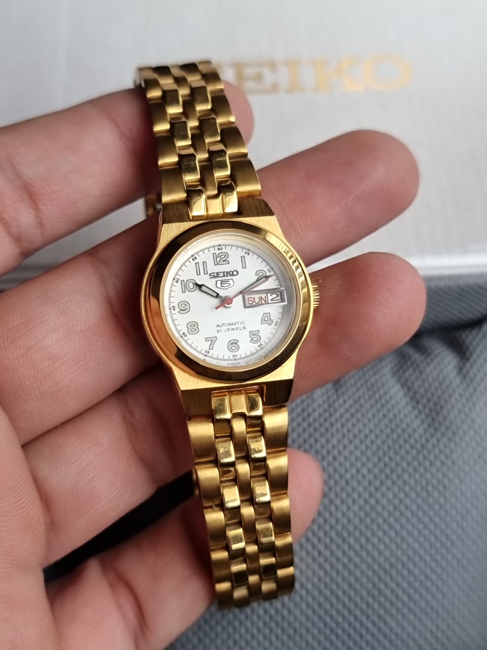 Seiko 5 Women's Automatic Watch – 24mm Stainless Steel Case & Bracelet