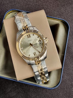 Fossil Scarlette Women's Two-Tone Quartz Watch – 33mm Gold Dial & Stainless Steel – ES4949