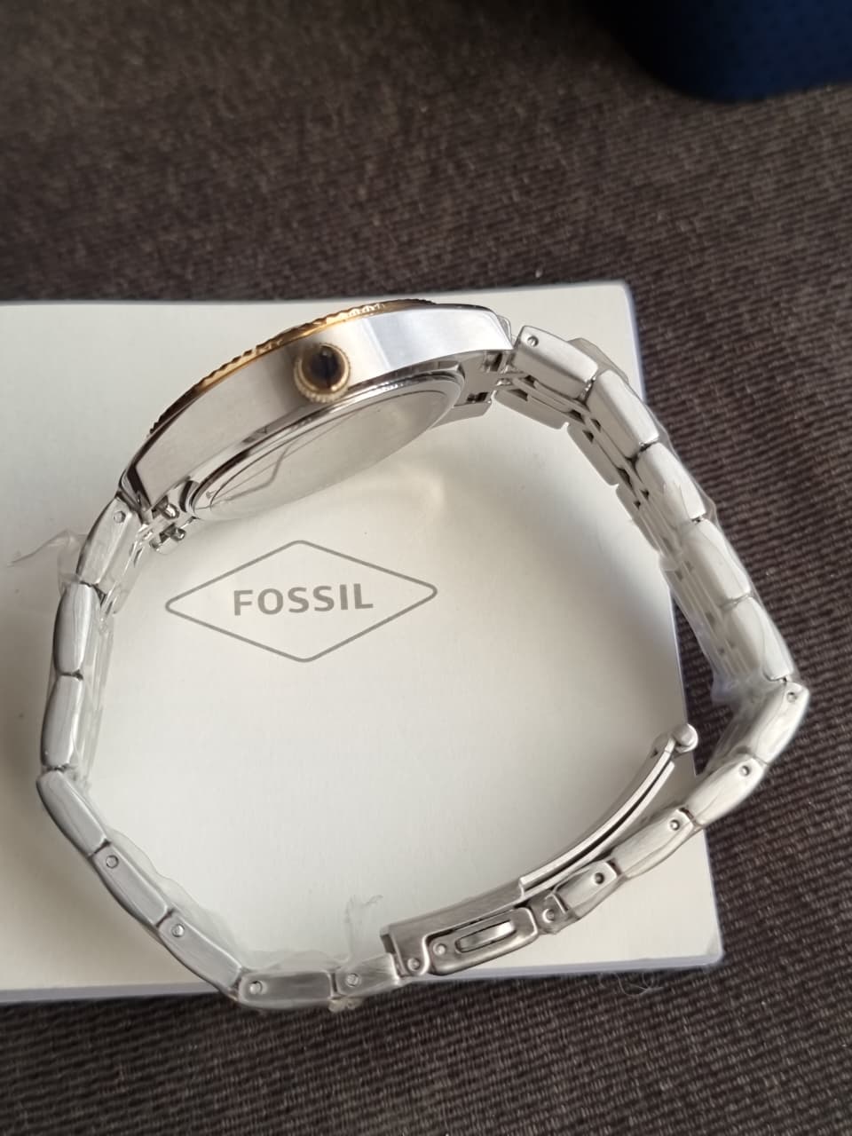 Fossil Scarlette Women's Two-Tone Quartz Watch – 33mm Gold Dial & Stainless Steel – ES4949