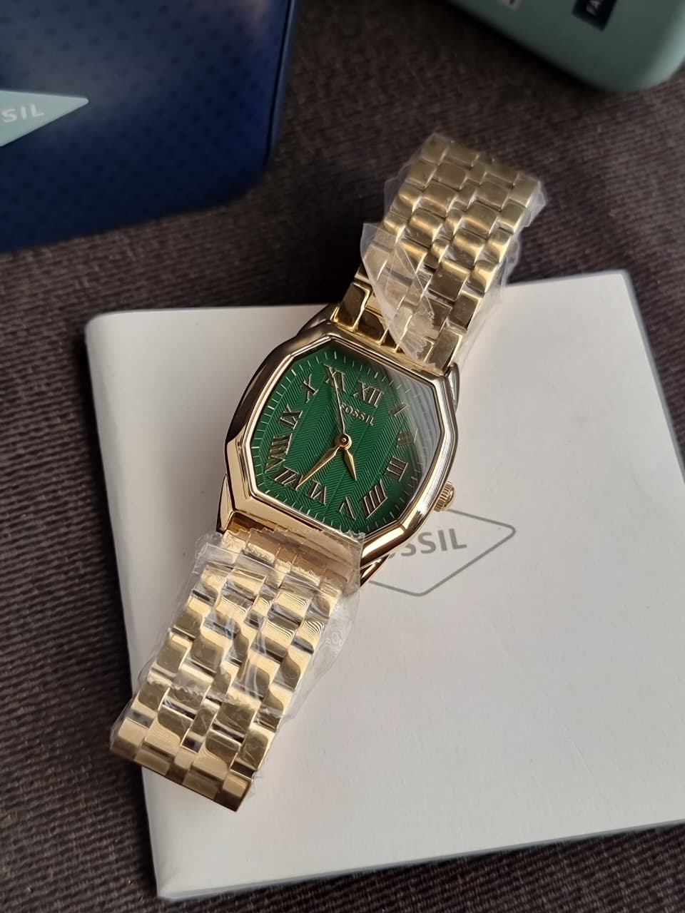 Fossil Harlow Women's Quartz Watch – 27mm Gold-Tone Stainless Steel & Green Dial – ES5451