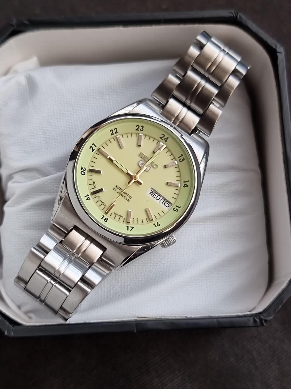 Seiko 5 Men's Automatic Day-Date Watch – 36mm LumiBrite Dial & Stainless Steel Bracelet