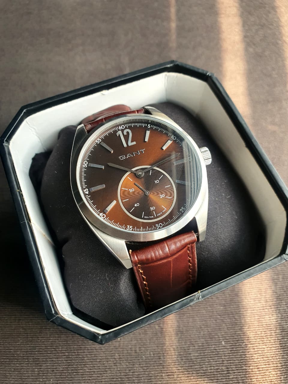 Gant  Gents Watch Brown Dial Brown leather Strap 44mm Dial Quartz Watch