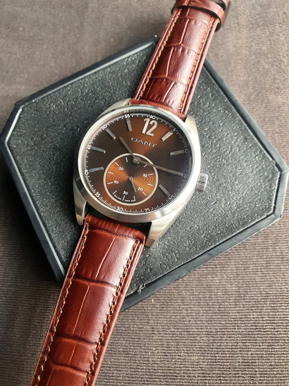 Gant  Gents Watch Brown Dial Brown leather Strap 44mm Dial Quartz Watch