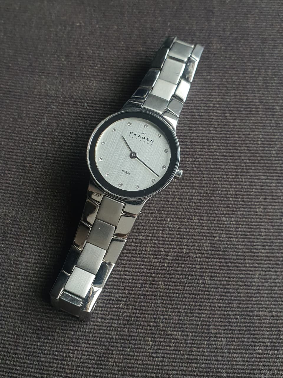 Skagen Classic Women's Quartz Watch – 25mm Silver Dial, Crystal Markers & Stainless Steel Bracelet – 430SSXD