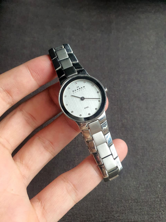 Skagen Classic Women's Quartz Watch – 25mm Silver Dial, Crystal Markers & Stainless Steel Bracelet – 430SSXD Main Image