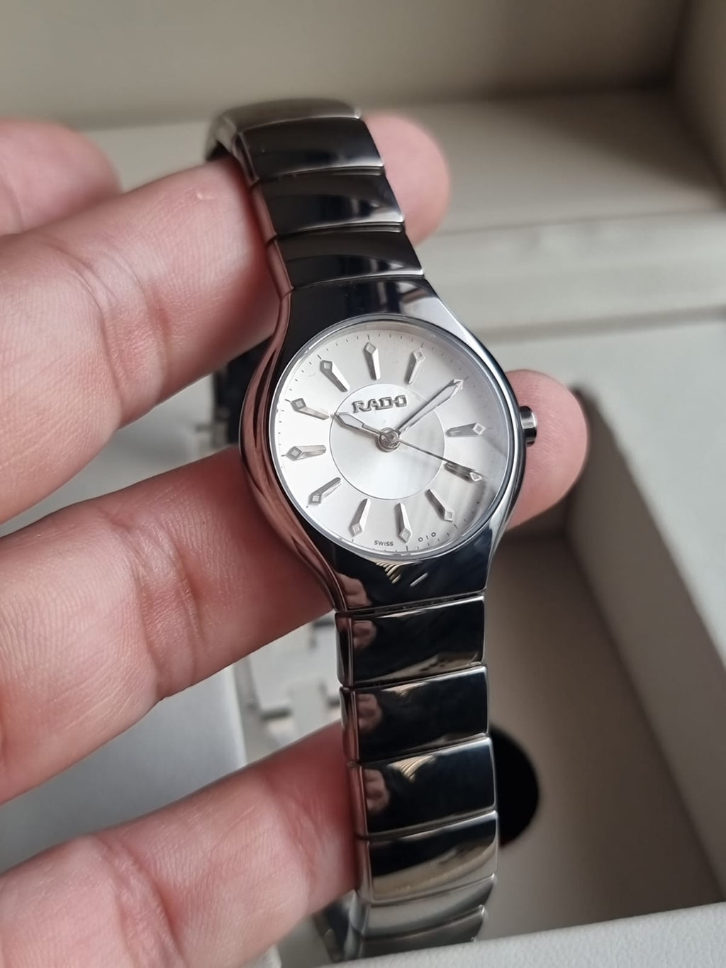 Rado True Men's Swiss Quartz Watch – 40mm Silver Ceramic & Silver Dial – R27654102