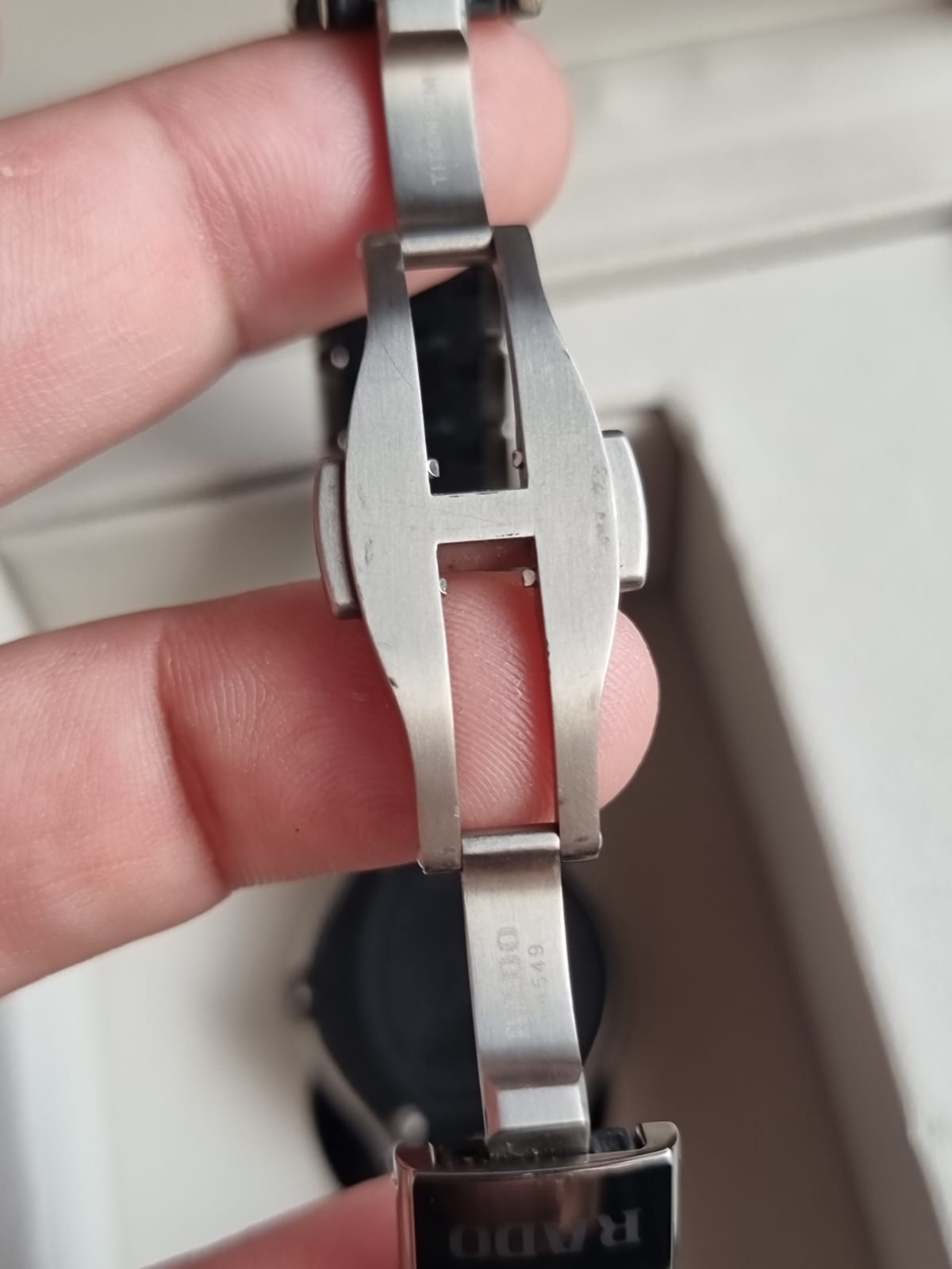 Rado True Men's Swiss Quartz Watch – 40mm Silver Ceramic & Silver Dial – R27654102