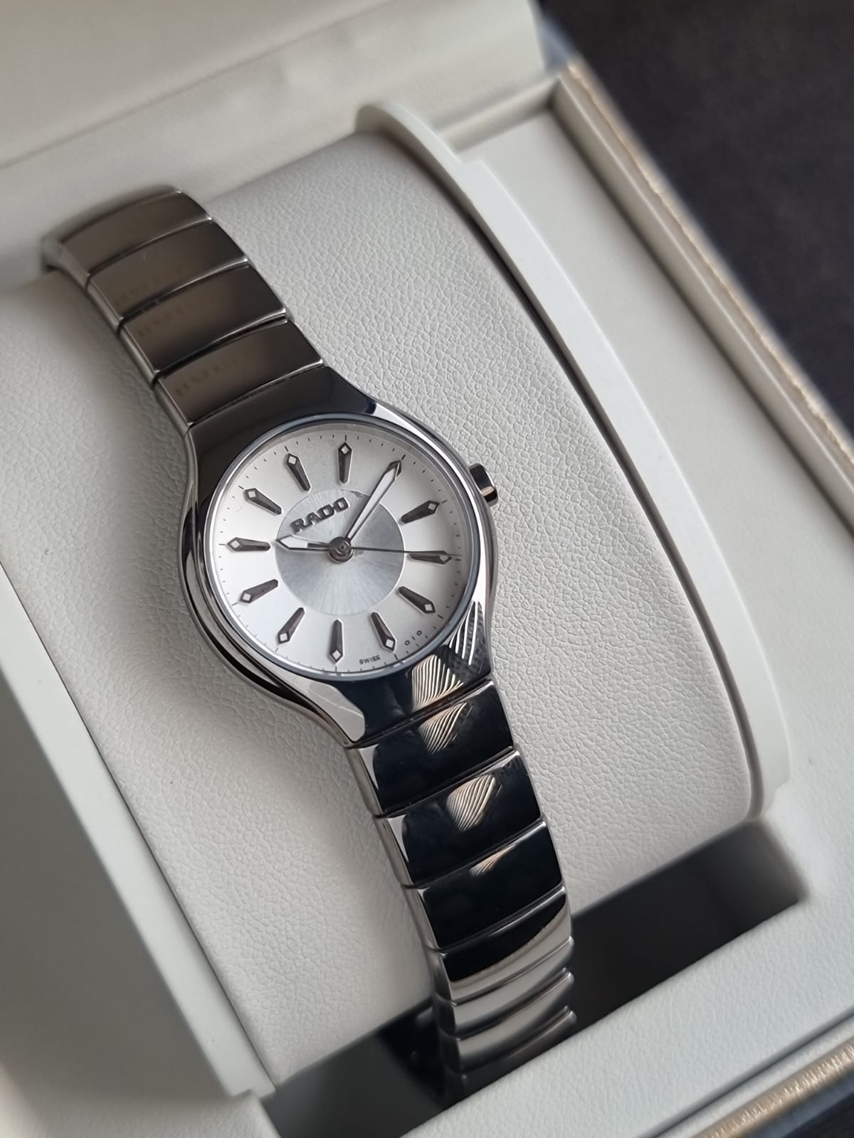Rado True Men's Swiss Quartz Watch – 40mm Silver Ceramic & Silver Dial – R27654102