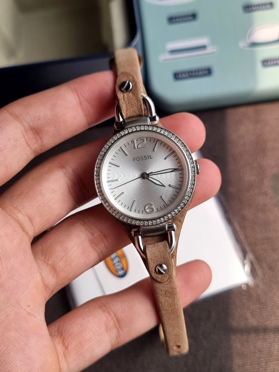 Fossil Georgia Women's Quartz Watch – 32mm Silver Dial, Crystal Bezel & Brown Leather Strap – ES3619