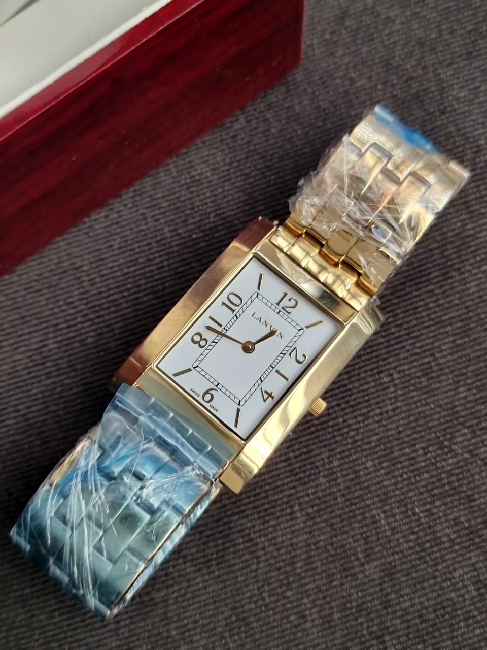 Lanvin Swiss Made Women's Quartz Watch – 28mm × 32mm White Dial & Gold-Tone Case