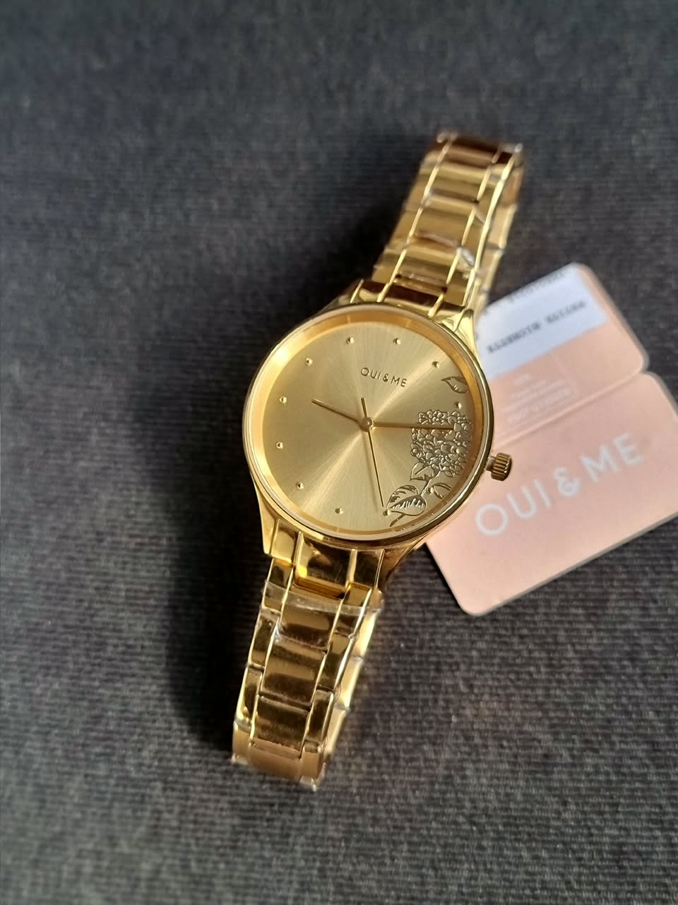 Oui And Me  Wrist Watch For ladies Golden Casing