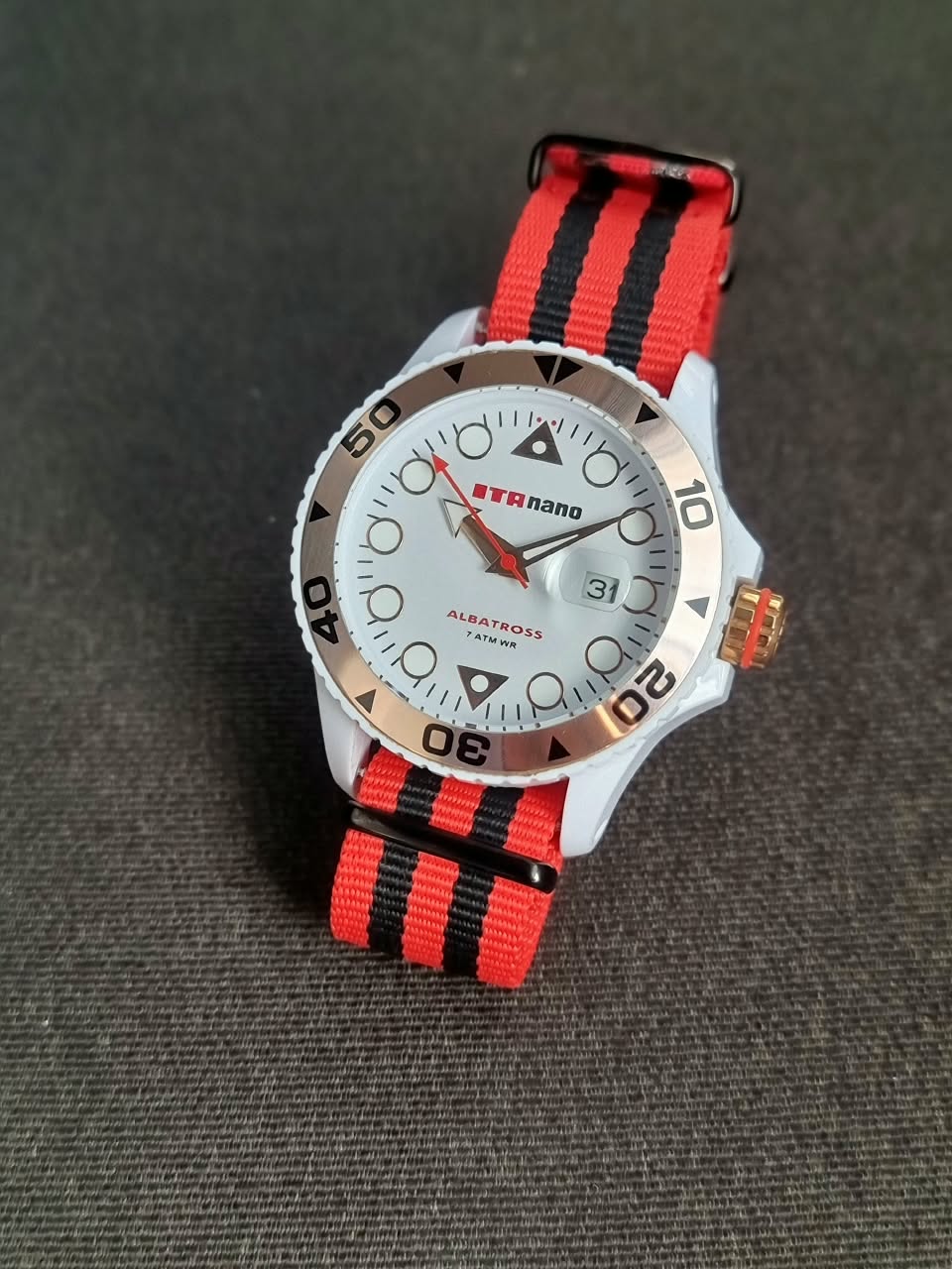 Itanano Gents Watch 44mm Dial Nato Strap Quartz Watch