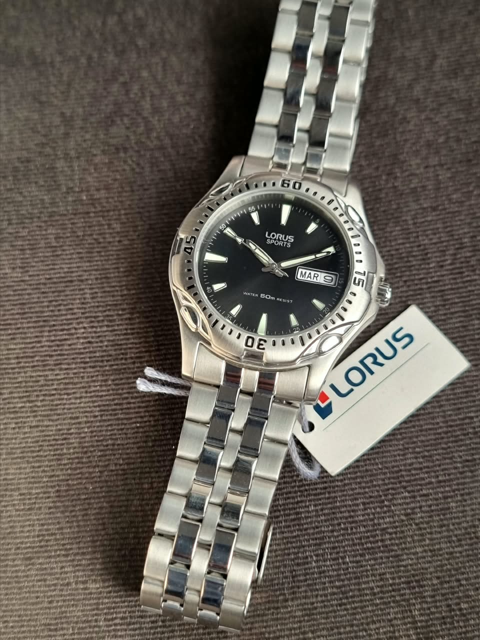 Lorus Sub Brand Of Seiko Gents Watch Black dial Rotating Bezel Quartz Watch