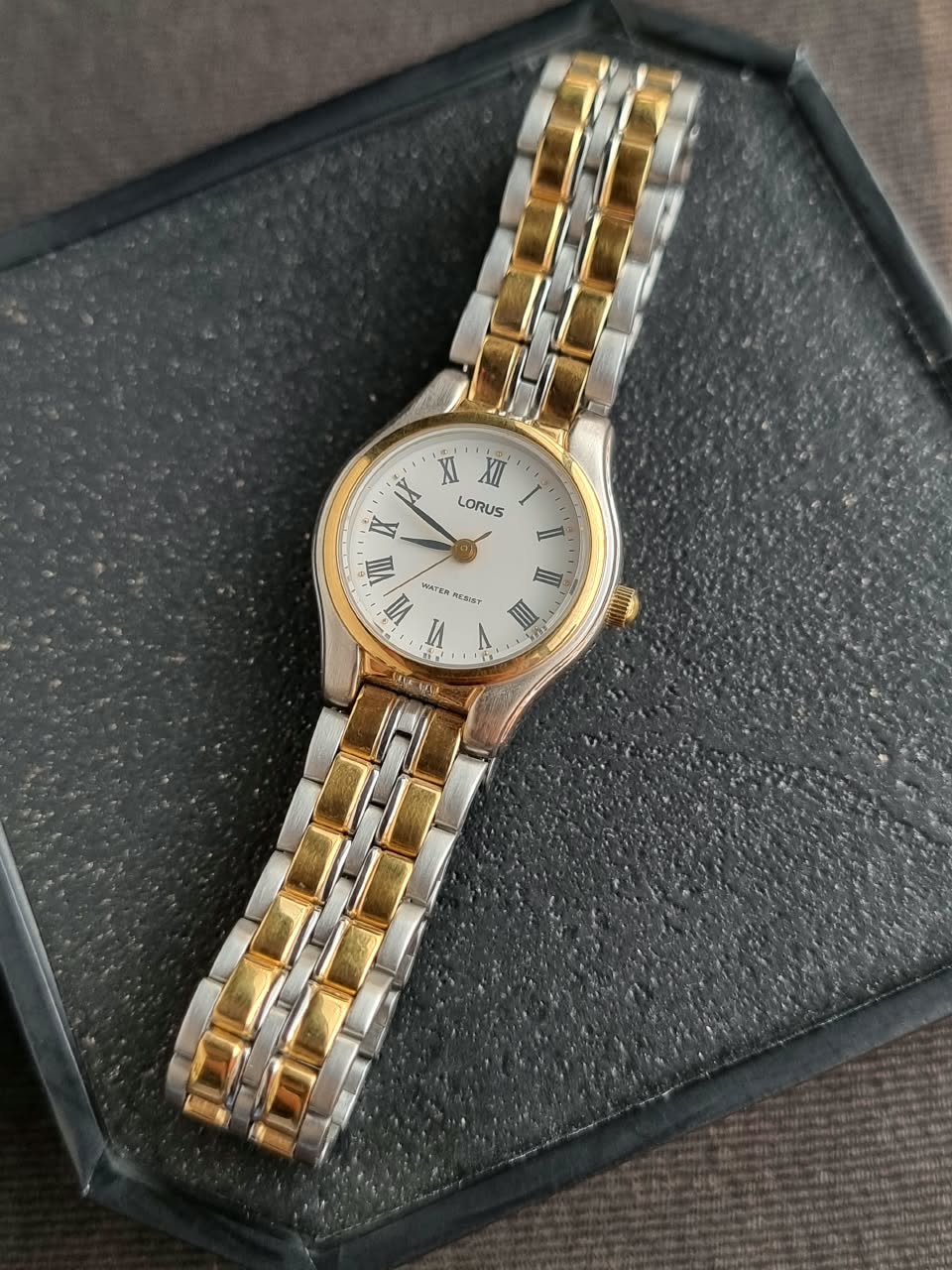 Lorus Sub  Brand Of Seiko Ladies Watch 24mm Dial Quartz Watch