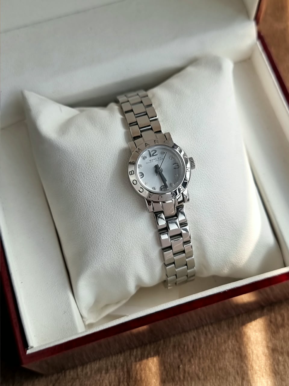 Marc by Marc Jacobs Amy Women's Quartz Watch 20mm Silver Dial & Silver Stainless Steel Bracelet MBM8611