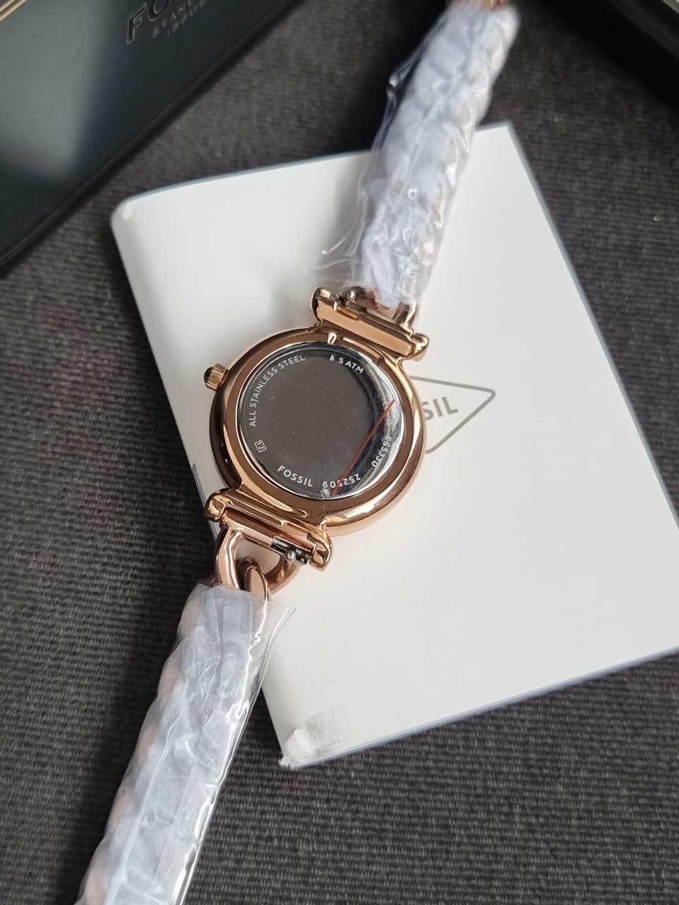 Fossil Carlie ES5330 Silver Dial Rose Gold-Tone Stainless Steel Women's Quartz Watch