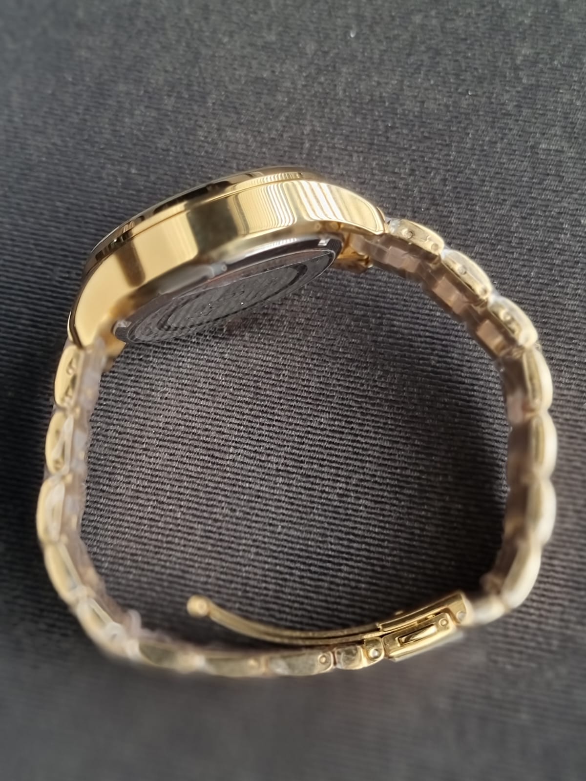 Invicta Ladies Watch Golden Casing Quartz Watch