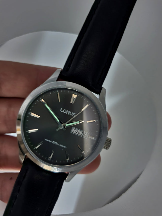Lorus Sub Brand Of Seiko Gents Watch 40mm Dial Quartz Watch (8/10 Condition) Main Image