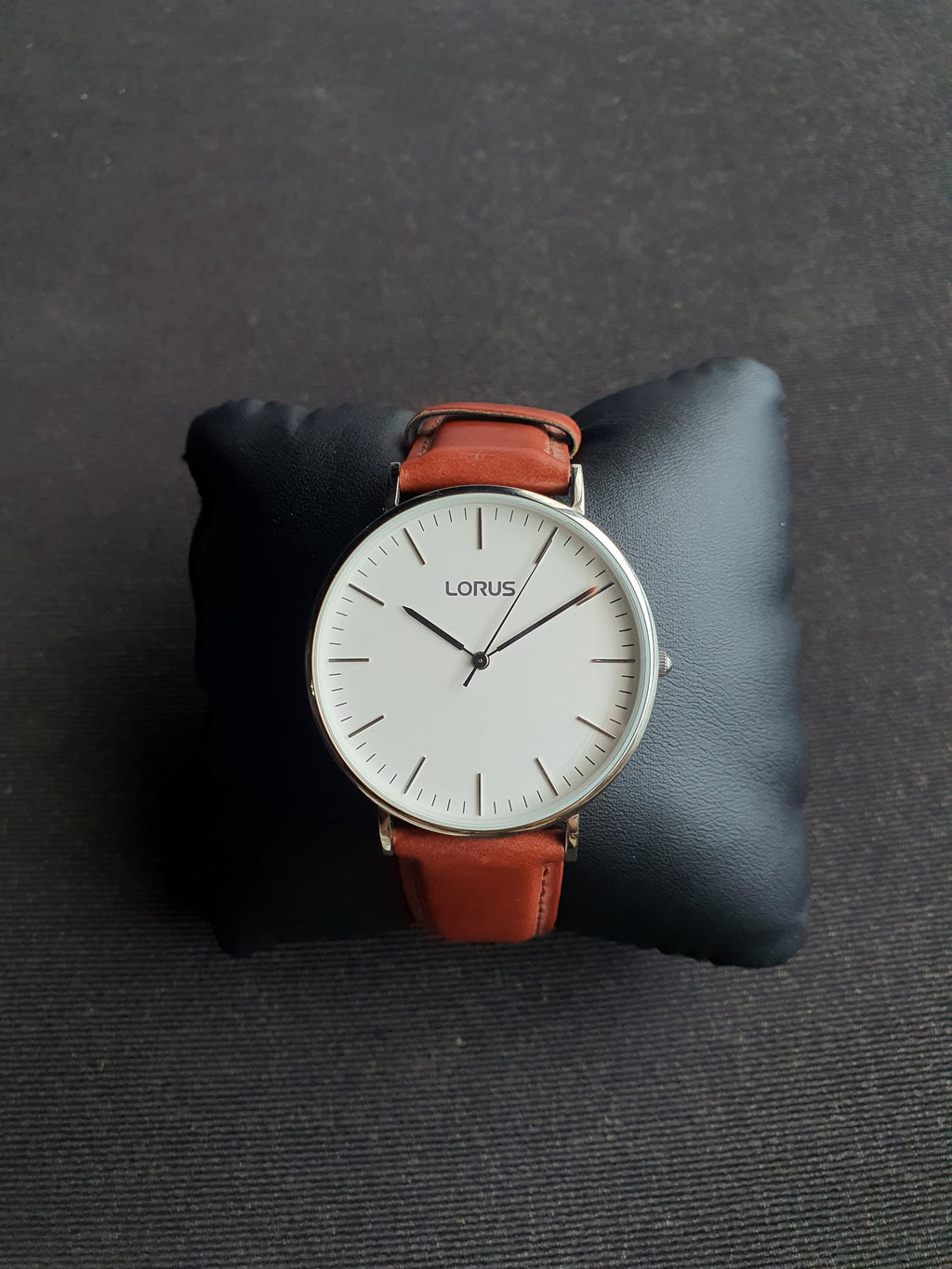 Lorus Sub Brand Of Seiko Gents Watch 40mm Dial Size Quartz Watch (8/10 Condition)