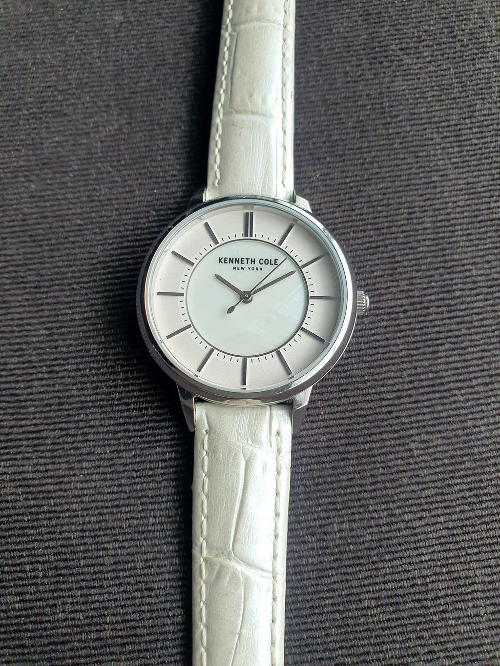 Kenneth Cole New York Women's KC50860002 Analog Display Quartz White Watch