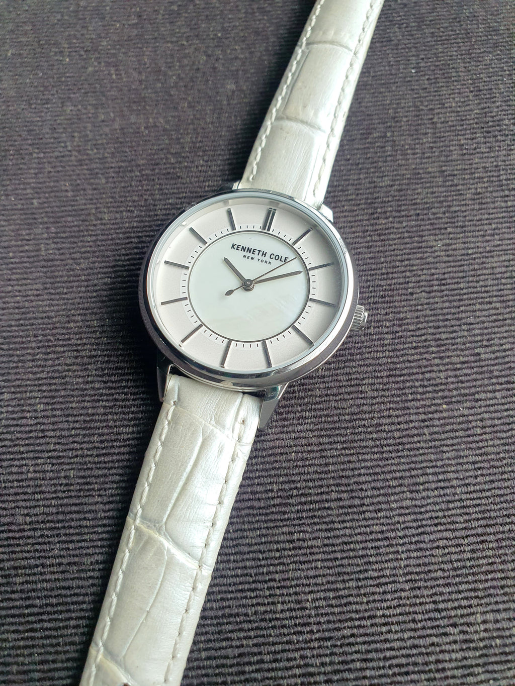 Kenneth Cole New York Women's KC50860002 Analog Display Quartz White Watch