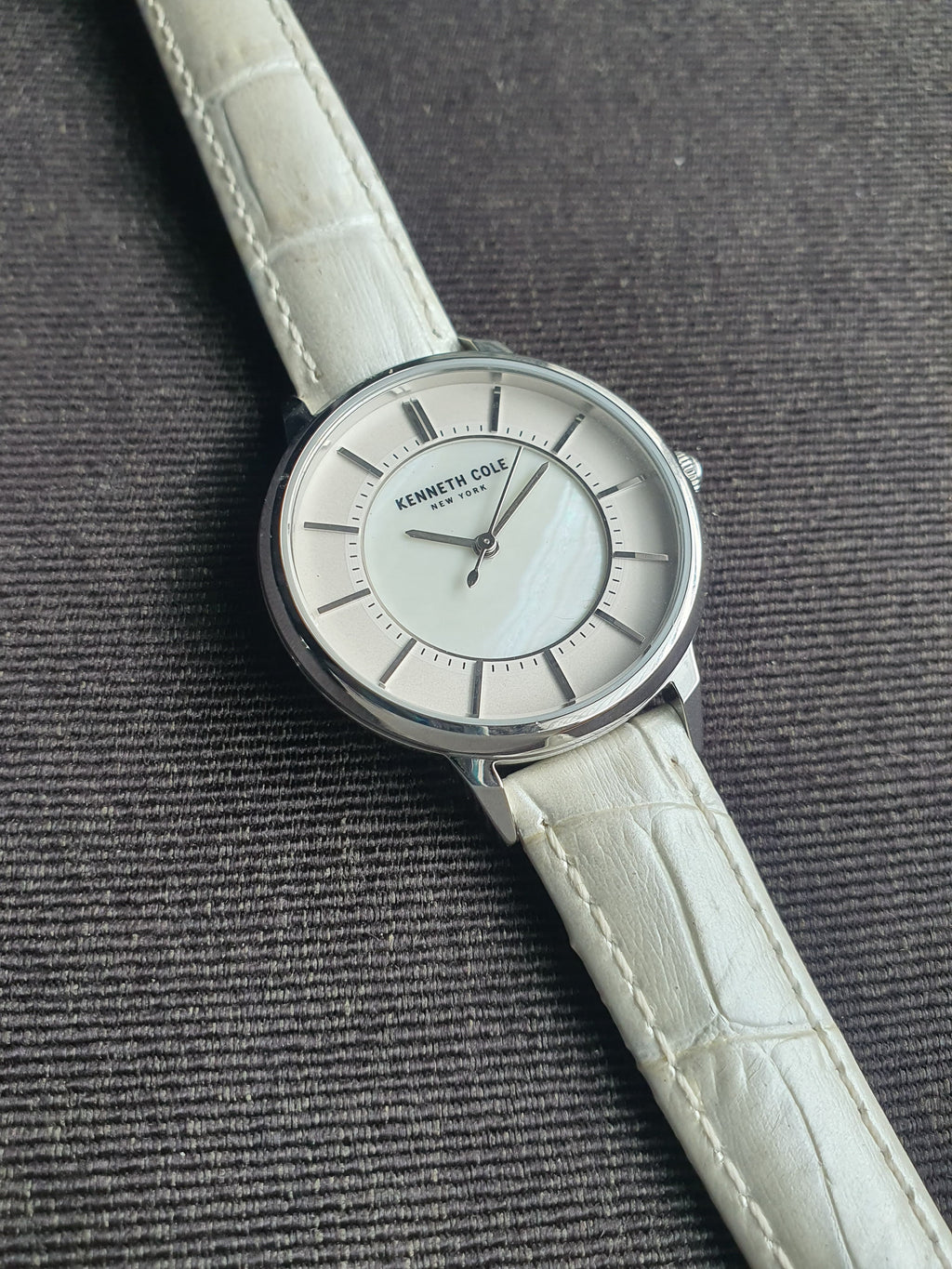 Kenneth Cole New York Women's KC50860002 Analog Display Quartz White Watch