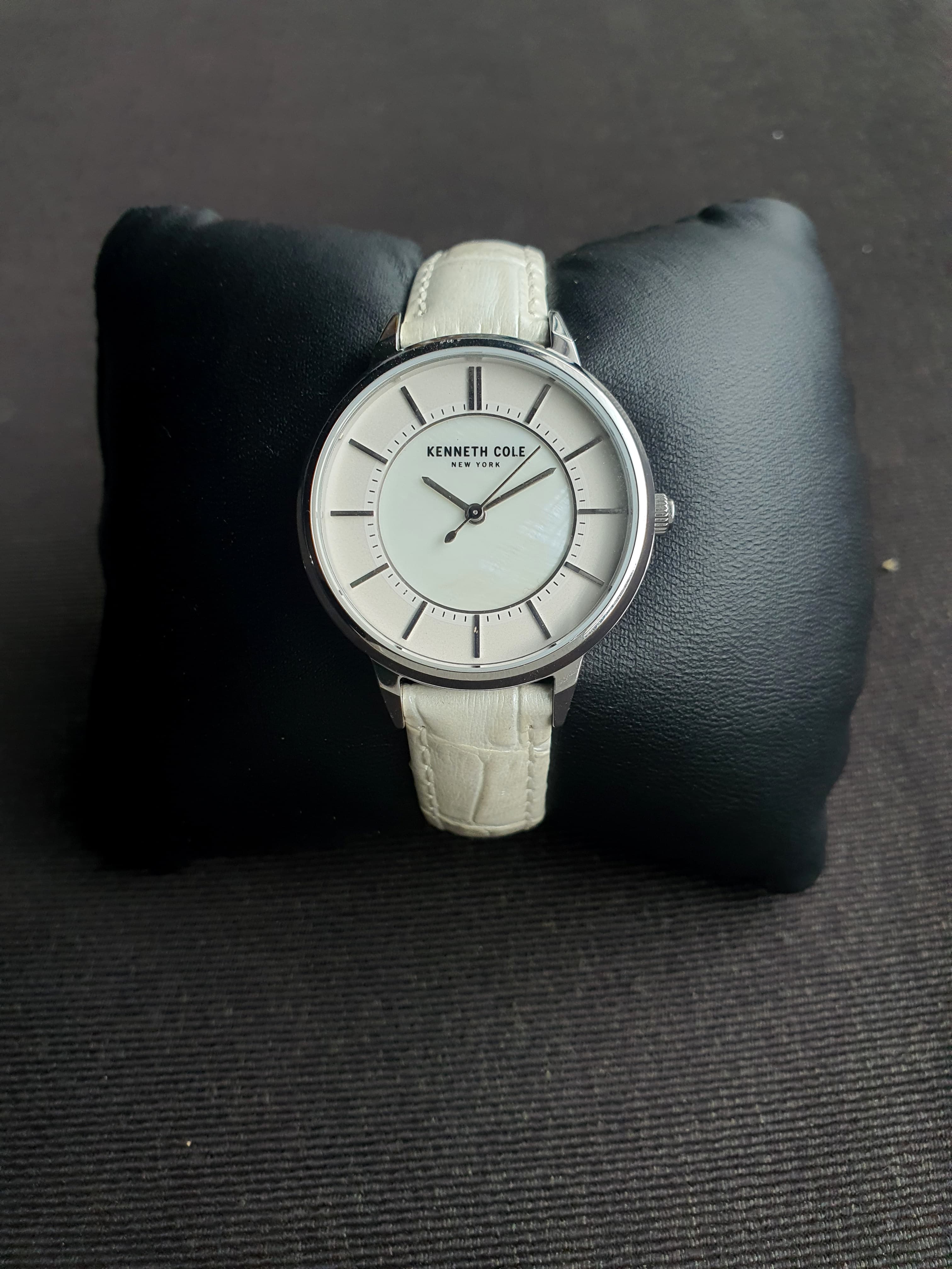 Kenneth Cole New York Women's KC50860002 Analog Display Quartz White Watch