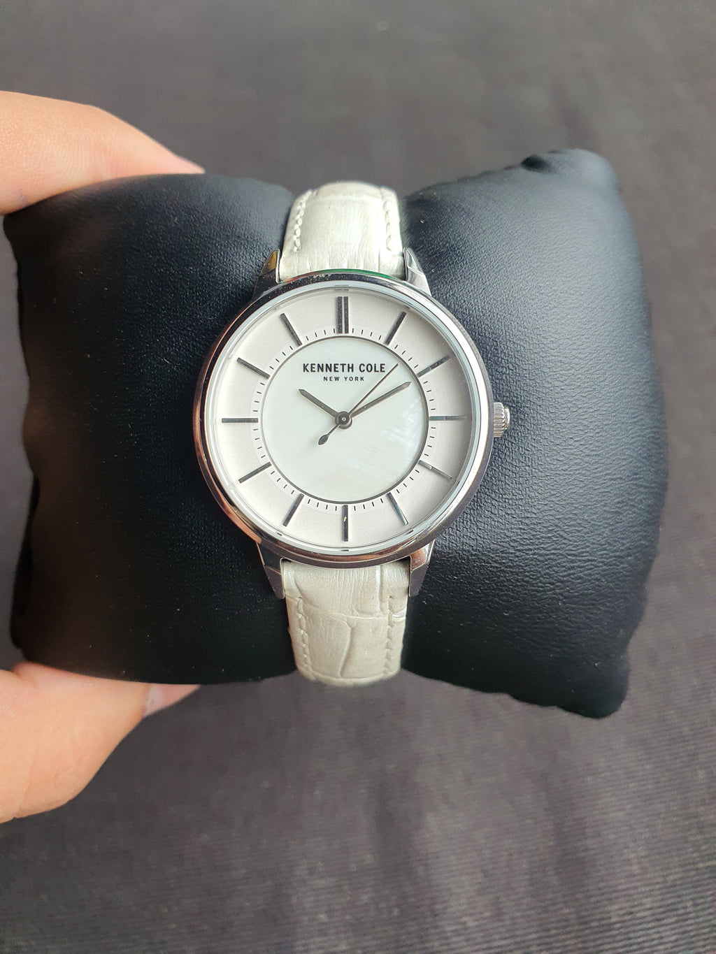 Kenneth Cole New York Women's KC50860002 Analog Display Quartz White Watch
