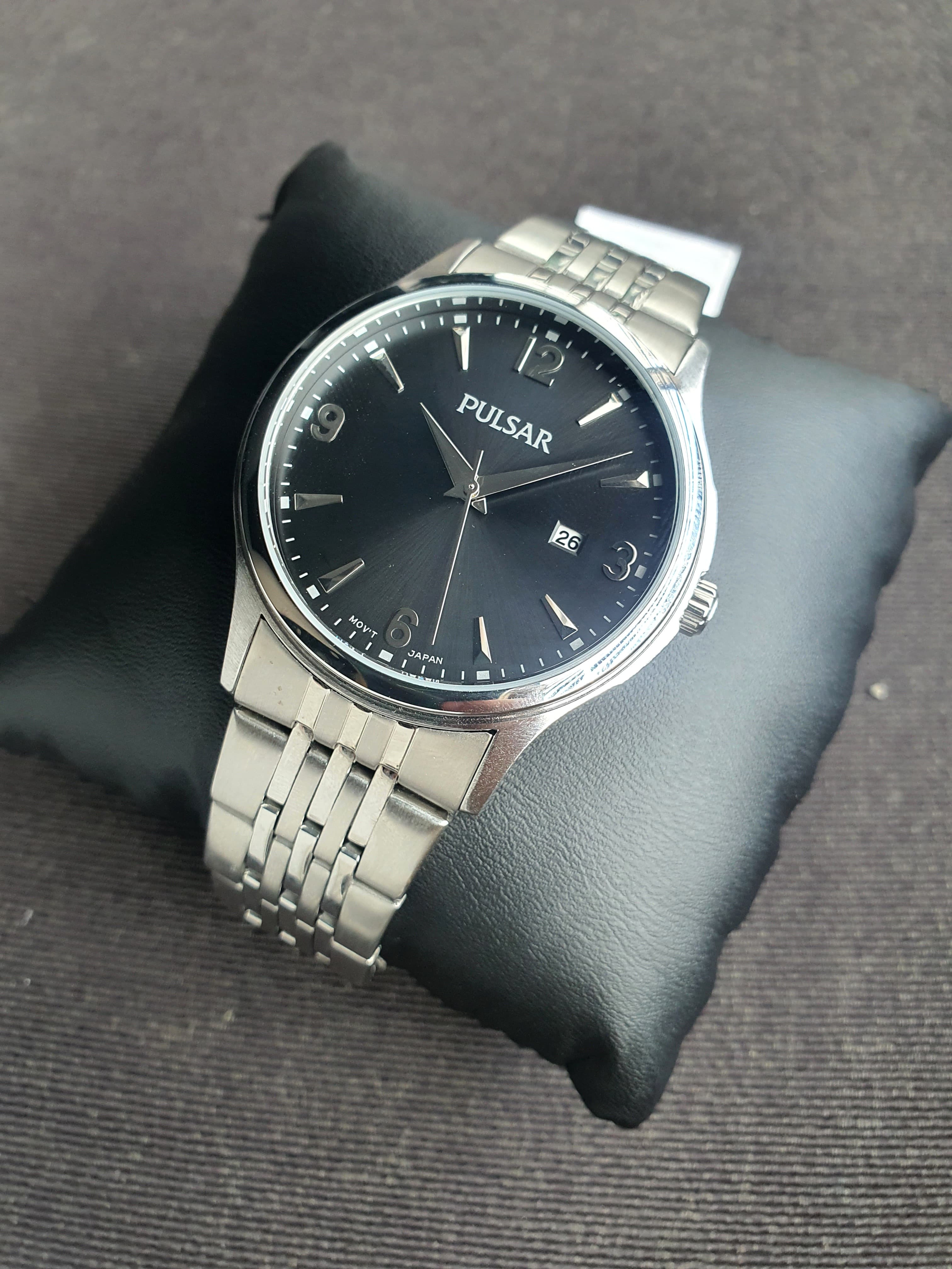 Pulsar Sub Brand Of Seiko Silver Chain 40mm Black Dial Quartz Watch